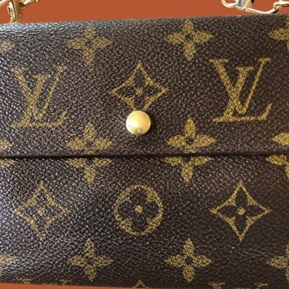 Louis Vuitton wallet converted to a crossbody - Picture 11 of 11